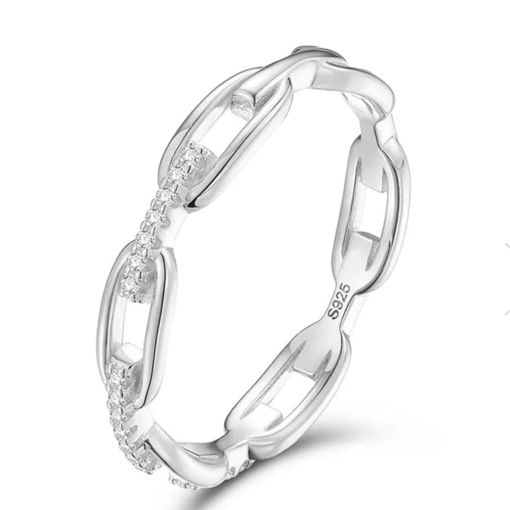 CHAIN MOISSANITE
Made with 925 Silver and Moissanite Diamonds